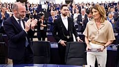 Ο Μάνφρεντ Βέμπερ είναι ο πρόεδρος του ΕΛΚ, της μεγαλύτερης ομάδας στο Ευρωπαϊκό Κοινοβούλιο.