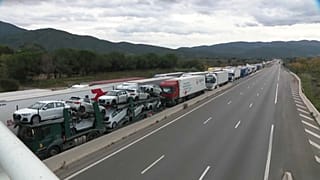 Blocus routier organisé par les membres de la Coordination rurale sur l'autoroute A9 près de la frontière franco-espagnole, le mercredi 20 novembre 2024