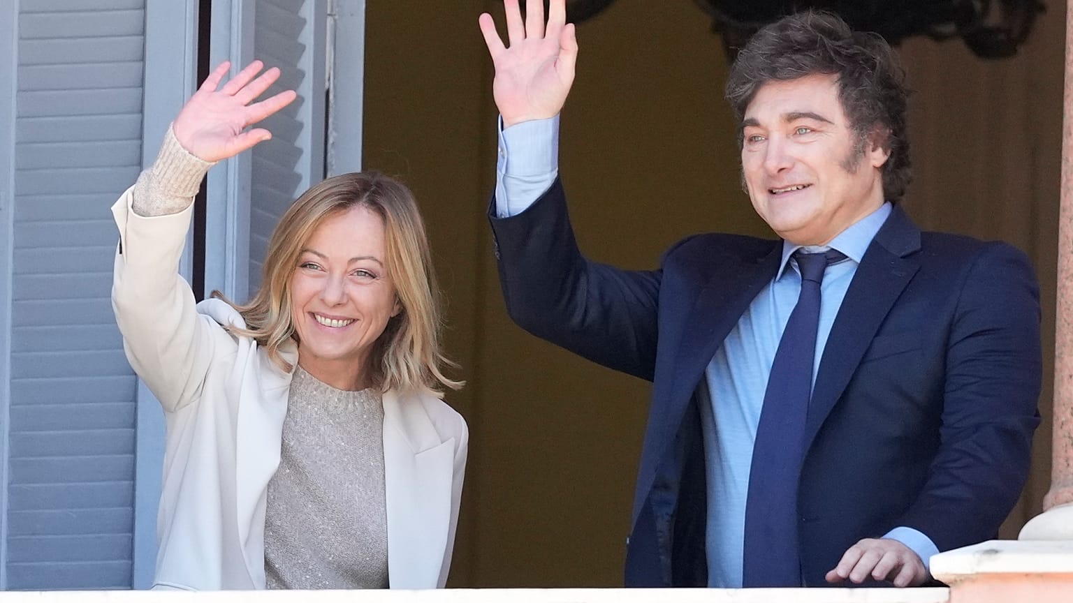 La premier italiana, Giorgia Meloni, incontra il presidente argentino, Javier Milei, alla Casa rosada, Buenos Aires, Argentina, 20 novembre 2024,