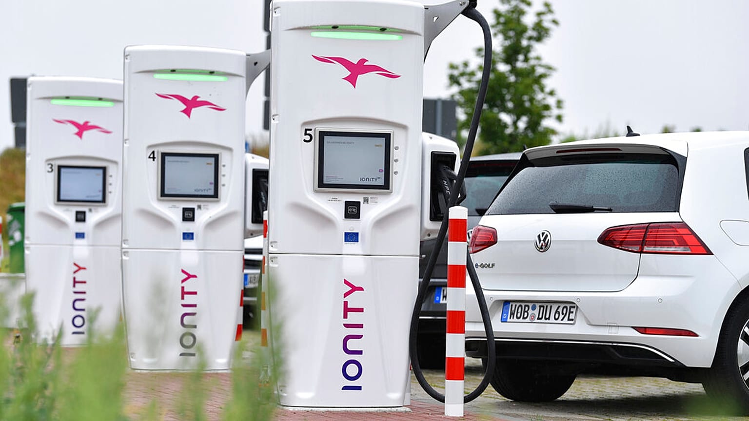 Así son las estaciones de carga de vehículos eléctricos