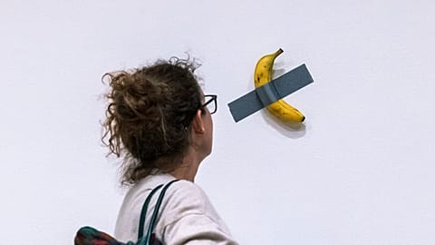 El famoso plátano con cinta adhesiva se vende por 5,8 millones de euros