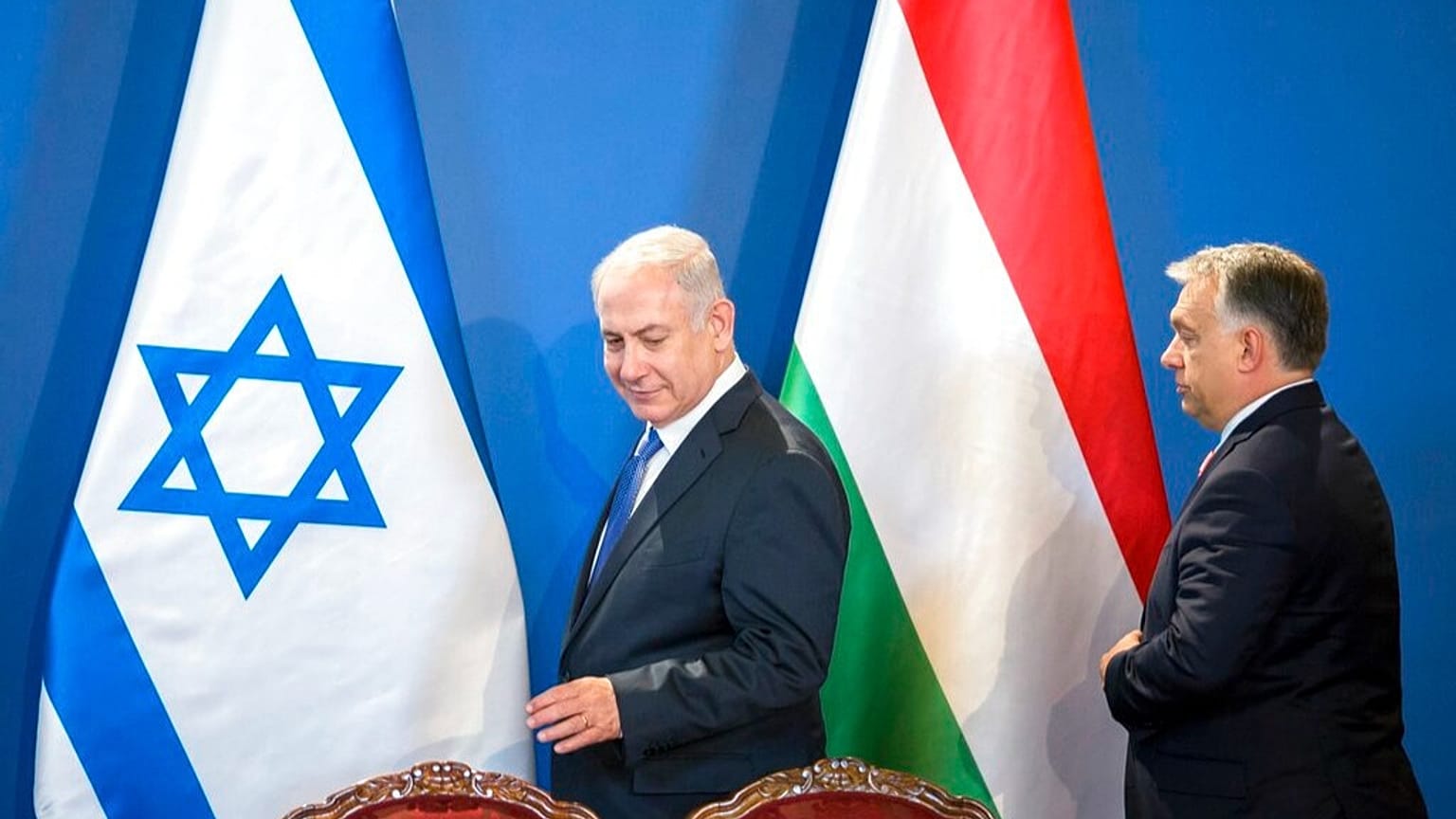 Macaristan'a dört günlük resmi bir ziyarette bulunan İsrail Başbakanı Benjamin Netanyahu, solda, ve Macar mevkidaşı Viktor Orban Macaristan, 18 Temmuz 2017, Salı.