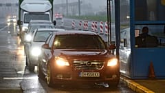 Η συμφωνία, εάν επικυρωθεί, θα καταργήσει τους ελέγχους στα χερσαία σύνορα με τη Ρουμανία και τη Βουλγαρία.