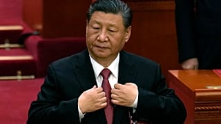 الرئيس الصيني شي جين بينغ خلال الجلسة الختامية للمؤتمر الوطني الشعبي في قاعة الشعب الكبرى ببكين، الاثنين 11 مارس 2024.