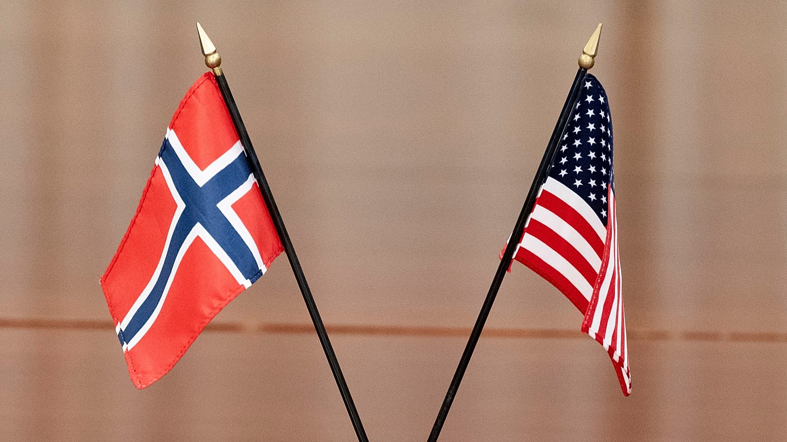 A norvég és az amerikai zászló
