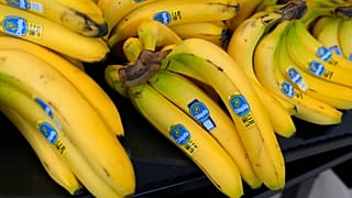 عرض الموز في مركز Fresh Start Food Hub & Market في مانشستر، نيو هامبشاير، يوم الخميس 15 يونيو 2023. 