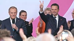 Donald Tusk (esq.) e Rafał Trzaskowski (dir.)