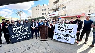 بالإضافة إلى طلب الدعم من صالات العرض في الخارج، أطلق بينالي غزة أيضاً حملة تمويل جماعي.