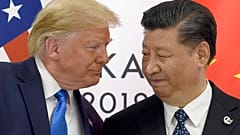 ARCHIV - US-Präsident Donald Trump trifft den chinesischen Präsidenten Xi Jinping während eines Treffens am Rande des G-20-Gipfels,  Samstag, 29. Juni 2019