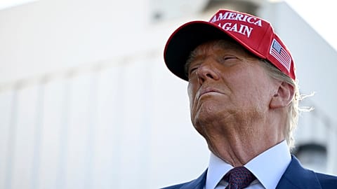 Donald Trump megválasztott elnök a SpaceX Starship hatodik tesztrepülésének indítása előtt a texasi Boca Chicában.