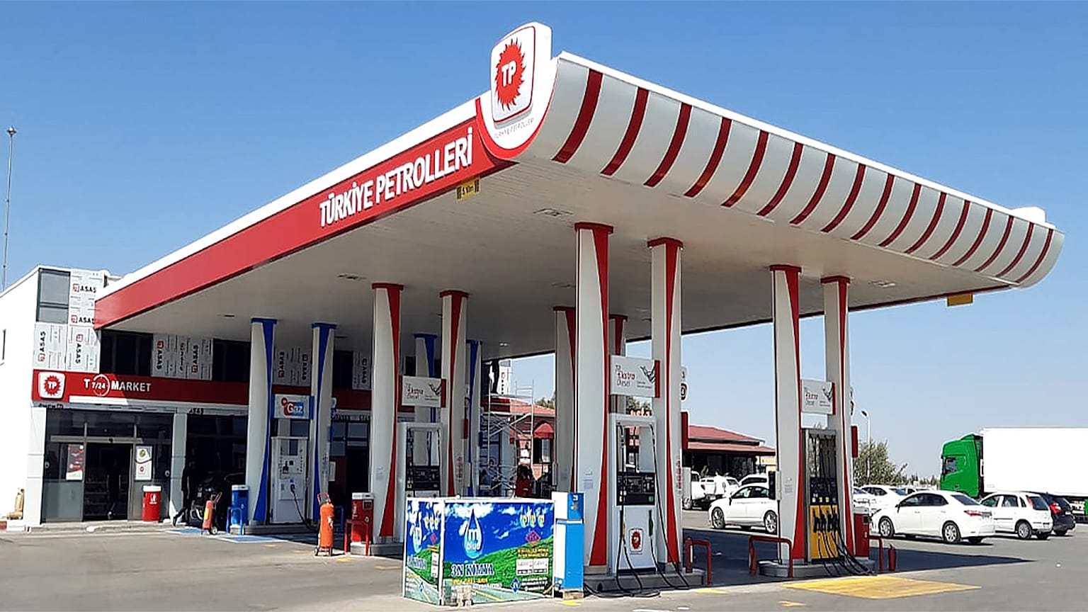 Türkiye Petrolleri Türkiye'nin en büyük akaryakıt perakende zincirlerinden biri