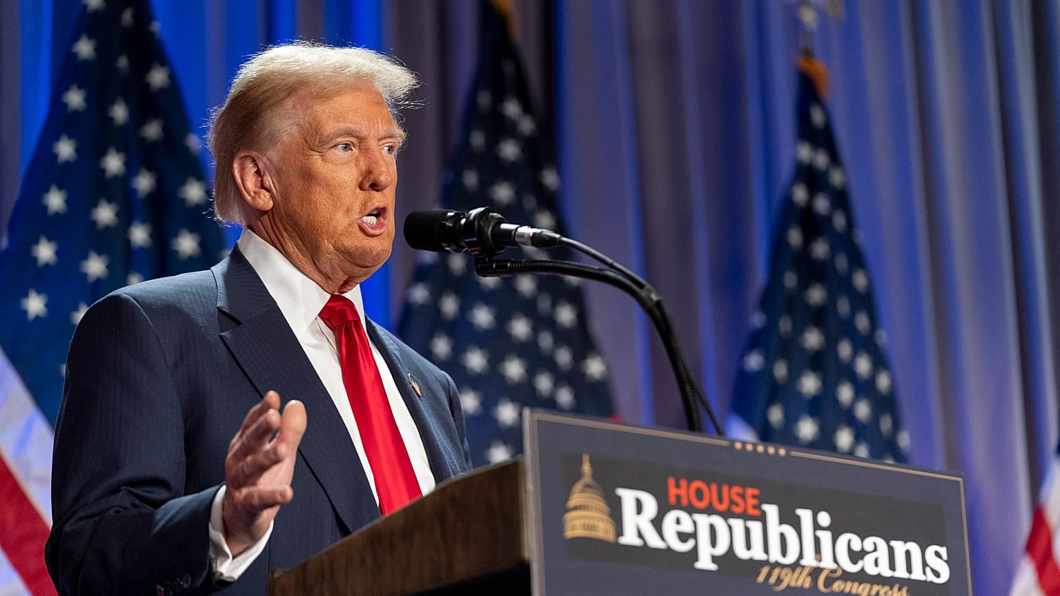 Il Presidente eletto Donald Trump alla riunione della conferenza del Gop della Camera, mercoledì 13 novembre 2024, a Washington.