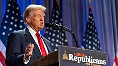 Il Presidente eletto Donald Trump alla riunione della conferenza del Gop della Camera, mercoledì 13 novembre 2024, a Washington.