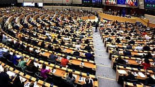 Οι ευρωβουλευτές ψήφισαν υπέρ της Ούρσουλα φον ντερ Λάιεν για δεύτερη θητεία στην προεδρία της Ευρωπαϊκής Επιτροπής