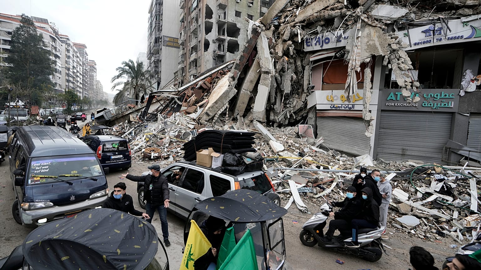 Nach dem Waffenstillstand zwischen Israel und der Hisbollah, der am Mittwoch, 27. November 2024, in Kraft getreten ist, kehren vertriebene Bewohner nach Dahiyeh in Beirut, Libanon, zurück.