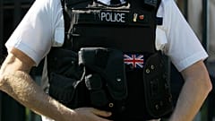 Foto de archivo: Un agente británico vigila en Westminster, Londres, el 28 de marzo de 2012. 