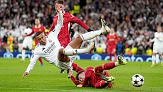 كونور برادلي لاعب ليفربول يعرقل كيليان مبابي لاعب ريال مدريد، في مباراة المرحلة الافتتاحية لدوري أبطال أوروبا بملعب أنفيلد، ليفربول، إنجلترا، الأربعاء 27 نوفمبر 2024.