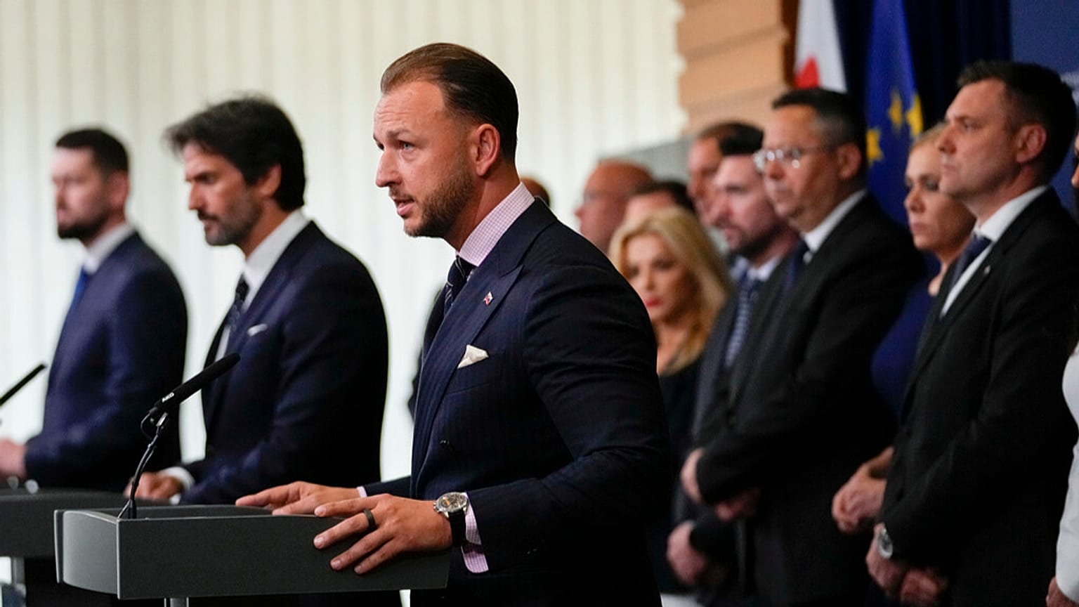 Der slowakische Innenminister Matus Sutaj Estok während einer gemeinsamen Pressekonferenz mit dem stv. Ministerpräsidenten und Verteidigungsminister Robert Kalinak, Mai 2024