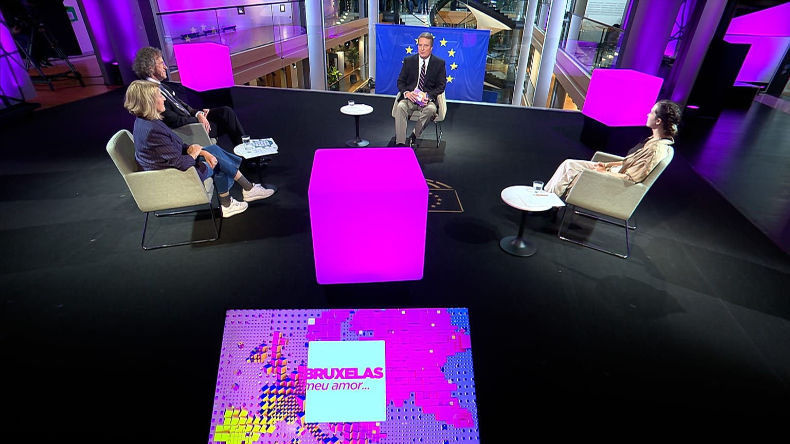 Unsere wöchentliche Talkshow kommt diese Woche aus dem Europäischen Parlament. 