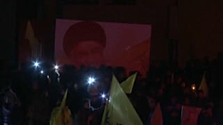 مئات اللبنانيين يحتشدون في حارة حريك بالضاحية الجنوبية لبيروت، في الموقع الذي اغتيل فيه الأمين العام لحزب الله، حسن نصرالله للمشاركة في مراسم تأبينه