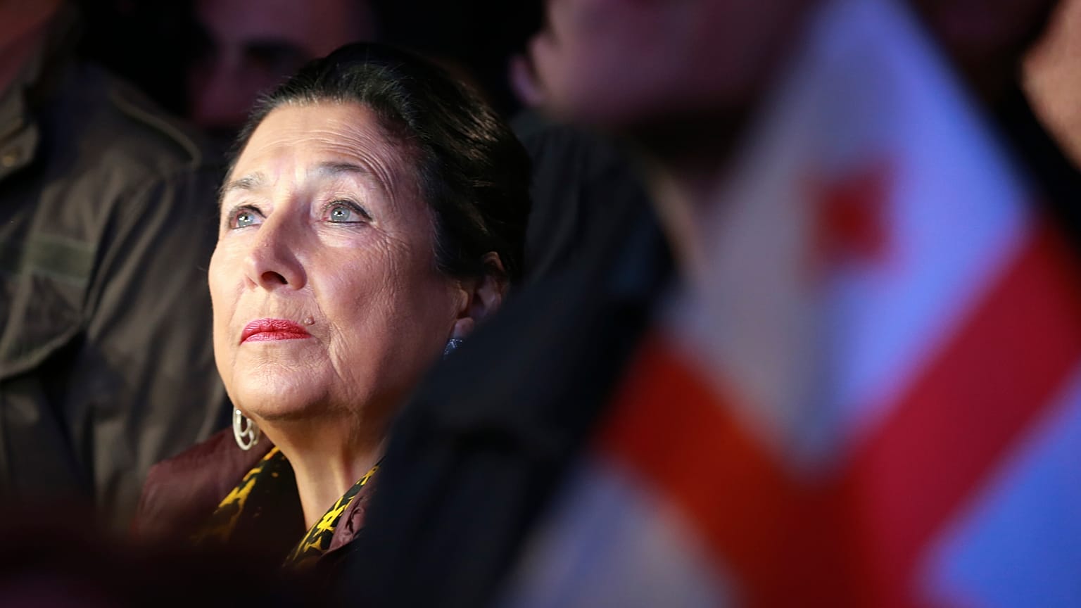 Gürcistan Cumhurbaşkanı Salome Zourabichvili Tiflis'te bir muhalefet mitingine katılıyor, 20 Ekim, 2024