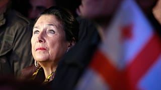 Die georgische Präsidentin Salome Surabitschwili nimmt an einer Kundgebung der Opposition in Tiflis teil, 20. Oktober 2024