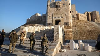 ستیزه‌جویان مخالف بشار اسد در حاشیه شهر حلب