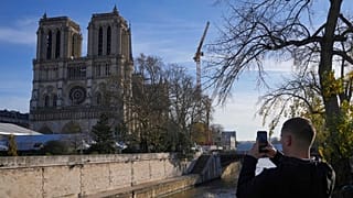 A Notre-Dame a Szajna felől 2024.11.29-én. 