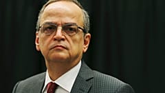 هادي البحرة رئيس الائتلاف الوطني السوري المعارض يعقد مؤتمرا صحفيا في أحد فنادق أبو ظبي 14 أيلول سبتمبر 2014