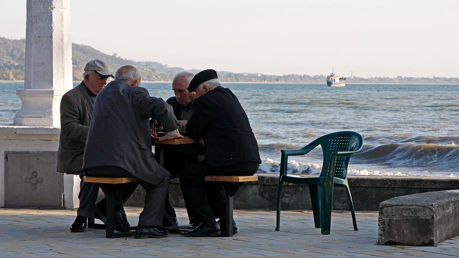 Στις αρχές Νοεμβρίου ξέσπασαν διαδηλώσεις στην Αμπχαζία για την πιθανή επικύρωση της συμφωνίας με τη Ρωσία