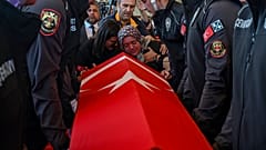Türkiye'nin başkenti Ankara'daki TUSAŞ saldırısında hayatını kaybeden Hasan Hüseyin Cambaz'ın cenaze töreninden bir fotoğraf, 24 Ekim 2024