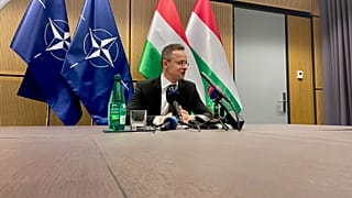 Szijjártó Péter sajtótájékoztatót tart Brüsszelben, a NATO főhadiszállásán