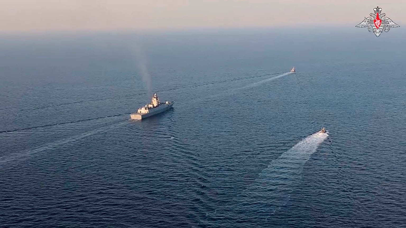 Una fregata della marina russa durante delle esercitazioni nel Mar Mediterraneo, 3 dicembre 2024