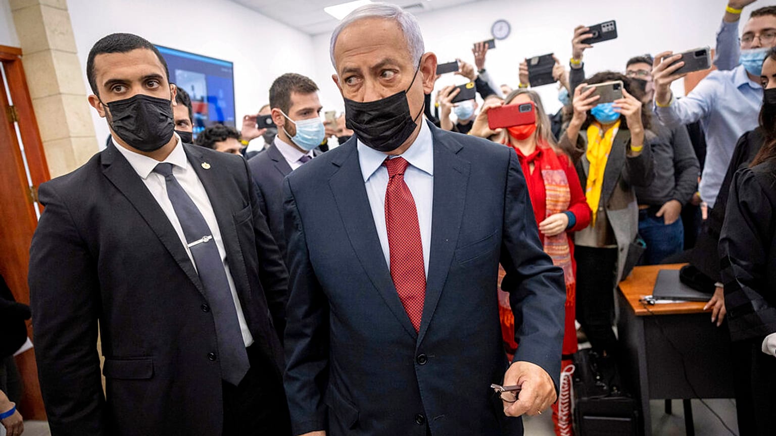 Netanjahu első megjelenése a bíróságon, 2022