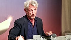 El actor y director de cine estadounidense Sean Penn habla con la prensa durante una conferencia en el Festival Internacional de Cine de Marrakech - 3 de diciembre de 2024