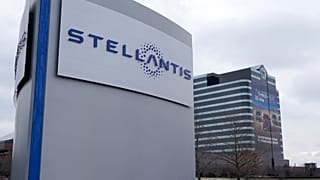 Stellantis tabelası ABD'deki Chrysler Teknoloji Merkezi'nin dışında görülüyor, 19 Ocak 2021