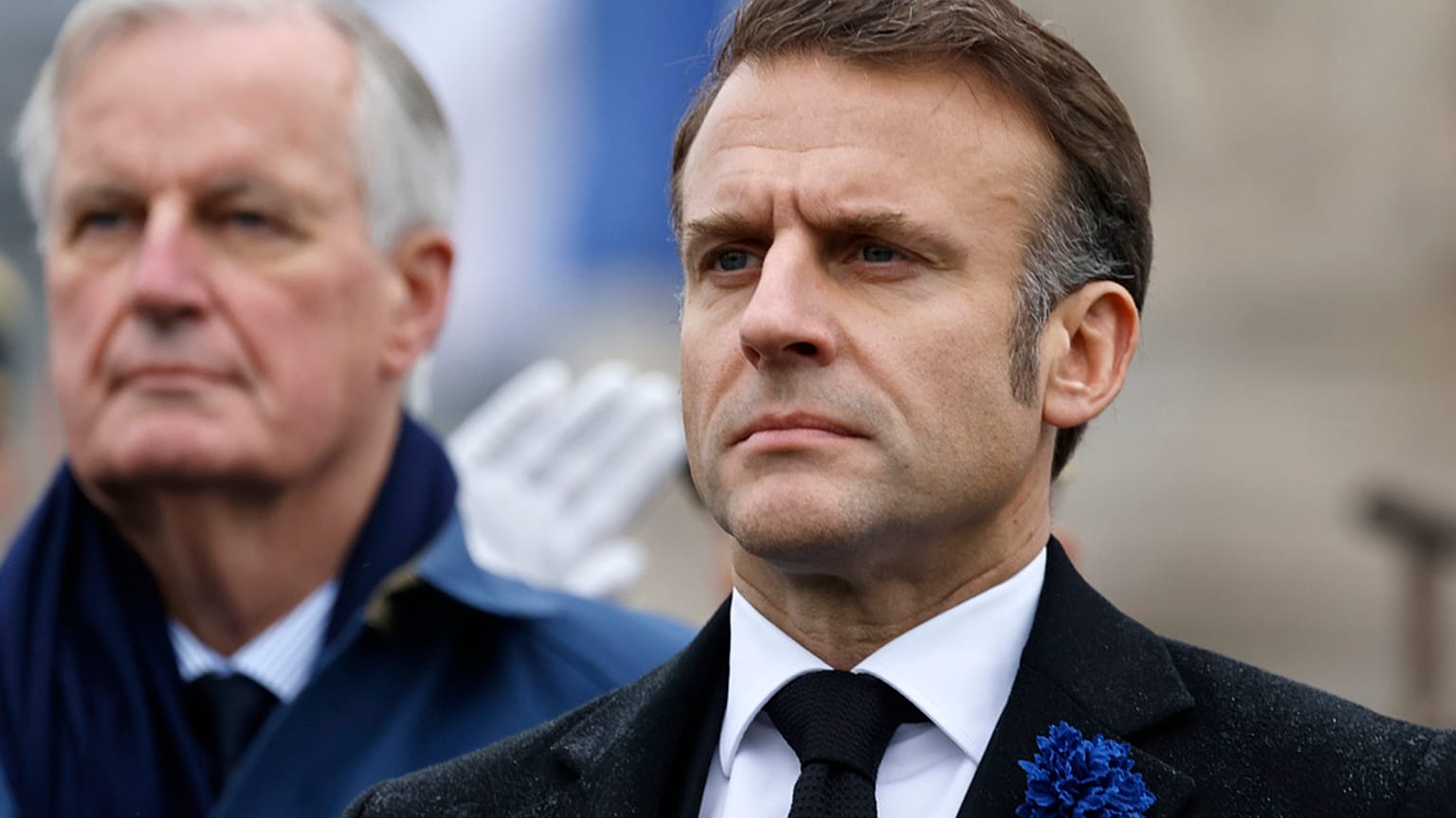 Michel Barnier lemondott miniszterelnök (balra) és Emmanuel Macron francia elnök.
