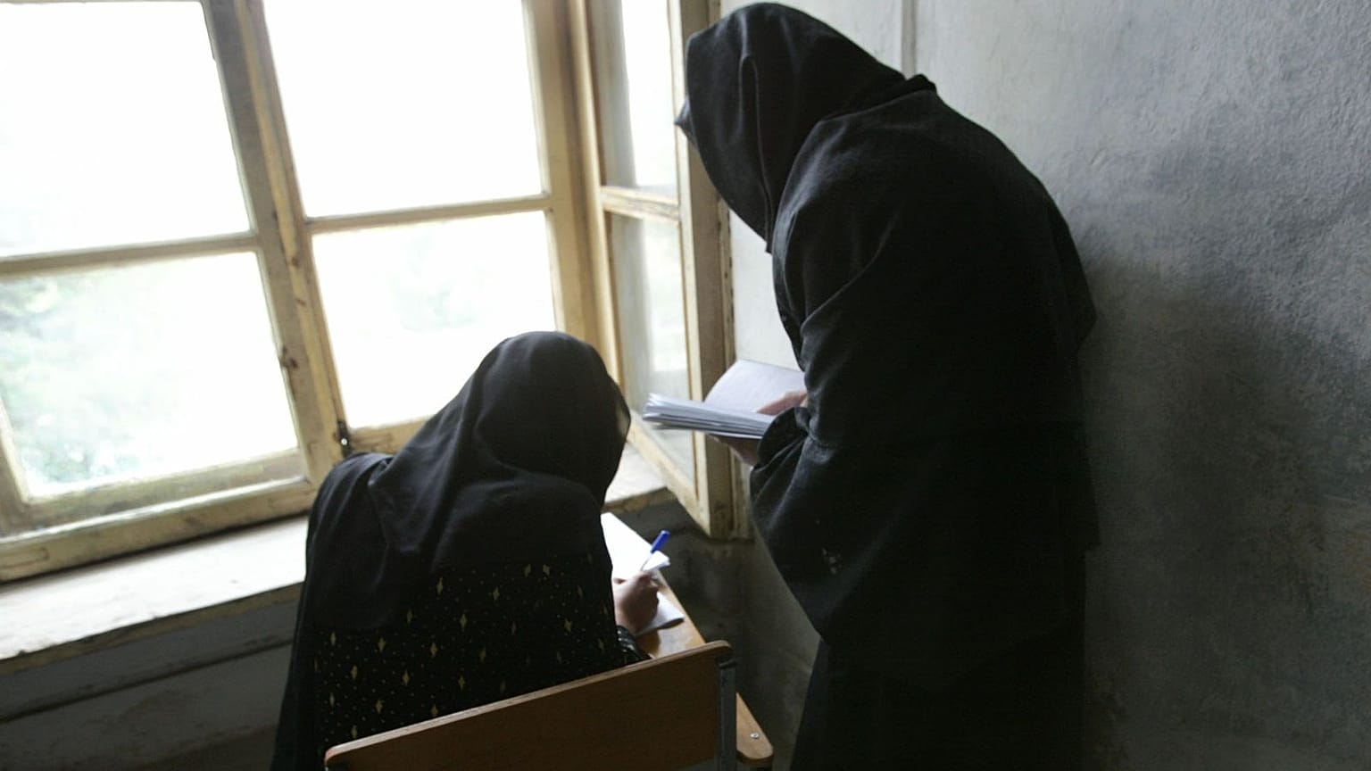 تحصیل زنان در افغانستان