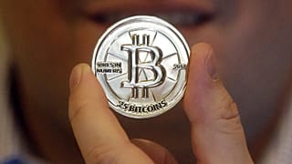 A kriptovaluta szimbóluma egy 2013-ban készült fotón