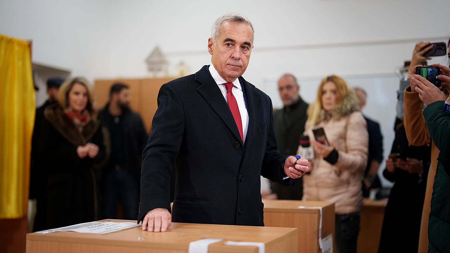 Os serviços secretos romenos acreditam que o sucesso eleitoral de Călin Georgescu foi o resultado de uma campanha coordenada por um "ator estatal".