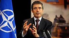 Anders Fogh Rasmussen s'exprime lors d'une conférence de presse au siège de l'OTAN à Bruxelles, le mercredi 3 mars 2010.