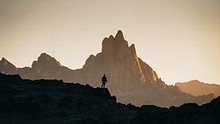 Ces dernières années, le tourisme silencieux s'est développé, qu'il s'agisse de plages où il est interdit de parler ou de guides des endroits les plus calmes d'une ville. 