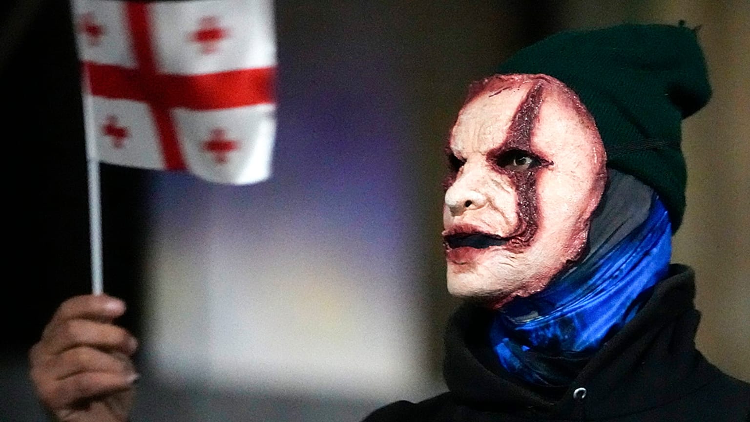Un manifestant à Tibilissi