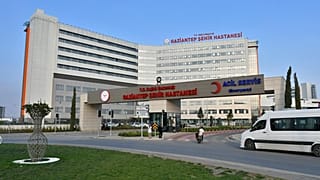 Gaziantep Şehir Hastanesi'nin dış cepheden çekilmiş bir fotoğrafı