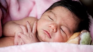 Elterliche Verwendung von Minoxidil zur Behandlung von Haarausfall wird für Fälle von "Werwolf-Syndrom" bei Babys verantwortlich gemacht