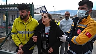 Kayıp madencilerin yakınları, İliç yakınlarındaki Çöpler altın madeninde, Şubat 2024