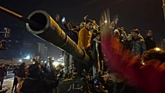 Şam'daki muhalifler kutlama yapıyor, 8 Aralık 2024