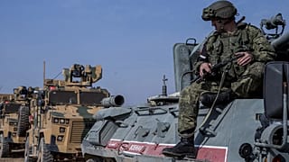 Türk ve Rus askerleri, Derbesiye kasabası yakınlarında devriye geziyor, 1 Kasım 2019