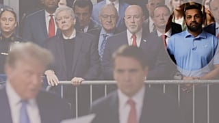 Donald Trump a manhattani bíróság előtt, a háttérben Kash Patel, 2024. május 20-án