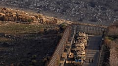قوات إسرائيلية منتشرة على طول طريق ألفا في الجولان السوري المحتل. تاريخ 8 ديسمبر 2024 
